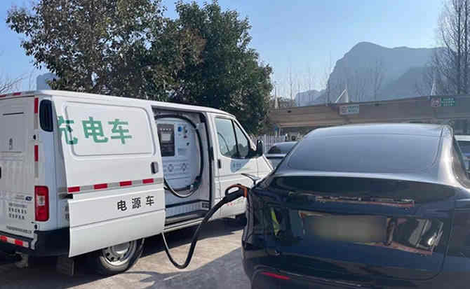 白水汽车搭电
