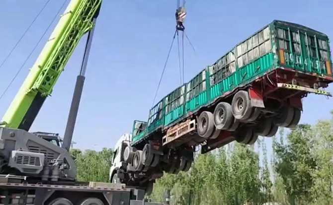 白水道路脱困救援案例
